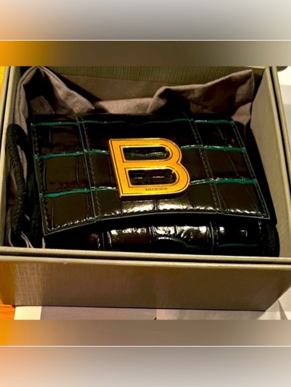 BALENCIAGA Authentic Green Leather Wallet